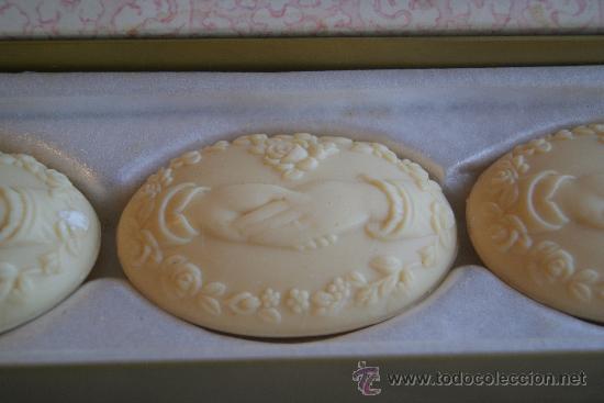 Vintage: Caja de tres jabones AVON - Foto 3