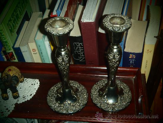 Vintage: CANDELABROS METALICOS MACIZOS - Foto 1