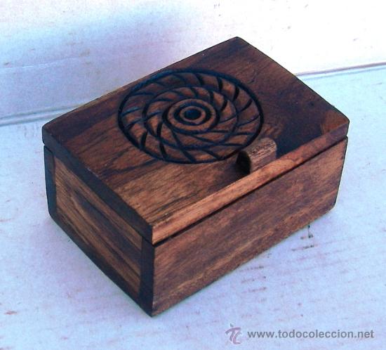 Vintage: caja de madera rustica tallada , circulo