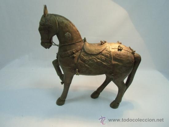 Vintage: GRAN CABALLO DE COBRE REPUJADO
