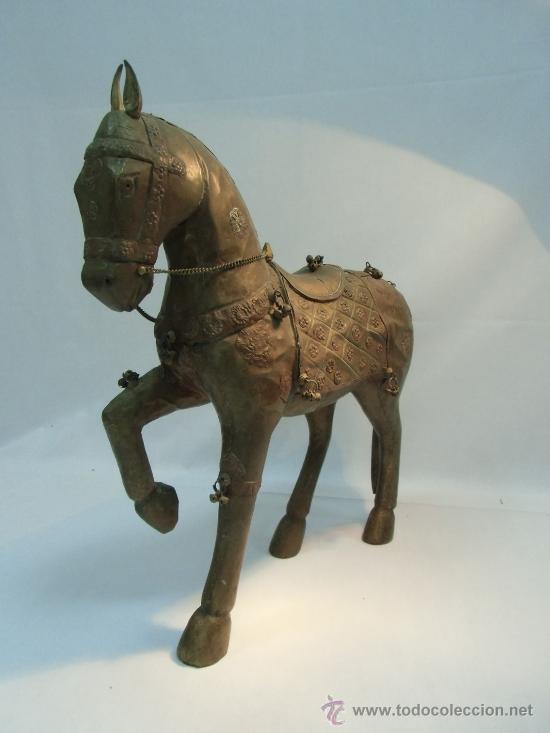 Vintage: GRAN CABALLO DE COBRE REPUJADO - Foto 3
