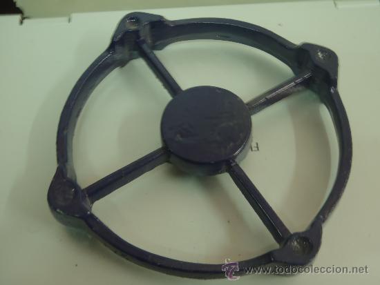 Vintage: SOPORTE DE HIERRO PARA PLANCHA O CAZUELAS CALIERTES