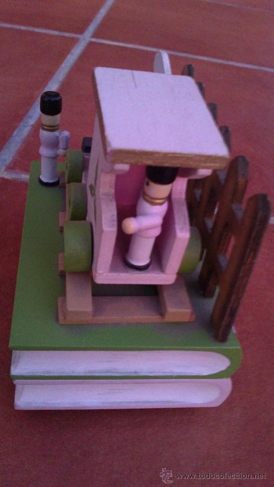 Vintage: TREN DE MADERA MUSICAL CON MOVIMIENTO - Foto 2