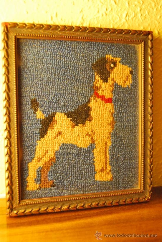 Vintage: ANTIGUO CUADRO DE PETIT POINT - PERRO - FOX TERRIER - Foto 1