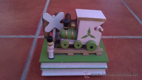 Vintage: TREN DE MADERA MUSICAL CON MOVIMIENTO - Foto 1