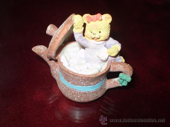 Vintage: FIGURA DE UNA TAZA DE PASTA S XX