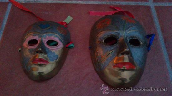 Vintage: DOS MASCARAS EN BRONCE PINTADAS - Foto 4