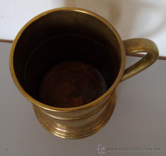 Vintage: Jarra en bronce con asa - Foto 2