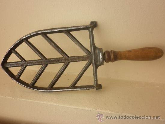 Vintage: ANTIGUO PORTA PLANCHA DE ALUMINIO Y MADERA - Foto 5