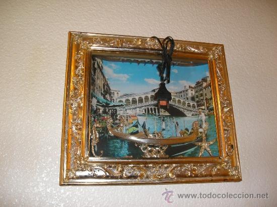 Vintage: **CUADRO CON LUZ DE VENECIA TODO DE PLASTICO** (A&Ntilde;OS 70) MEDIDAS:37 x 33 cm