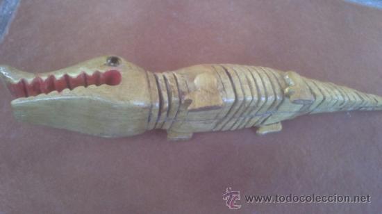 Vintage: bonito cocodrilo de madera articulado. - Foto 2