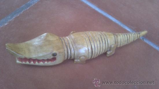 Vintage: bonito cocodrilo de madera articulado. - Foto 3