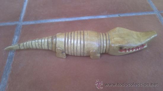 Vintage: bonito cocodrilo de madera articulado. - Foto 1