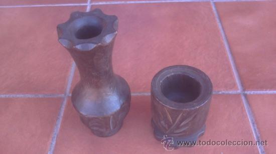 Vintage: PEQUE&Ntilde;O JARRON Y COPA EN MADERA TALLADA - Foto 2