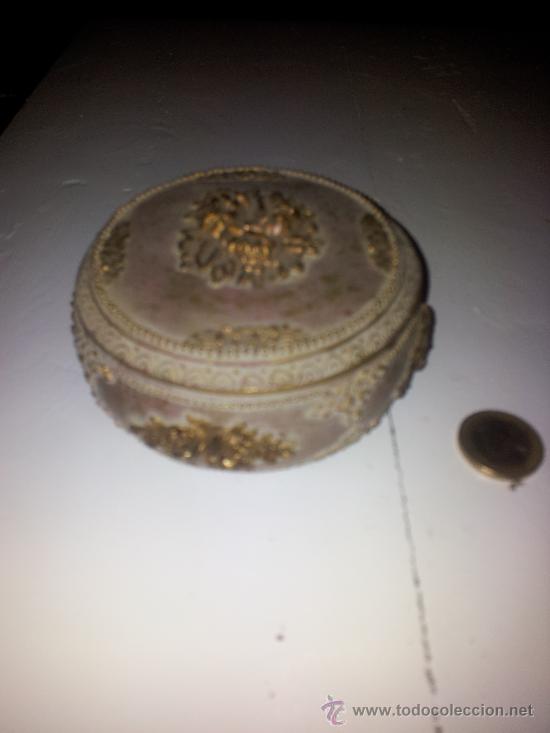 Vintage: peque&ntilde;o joyero de resina - Foto 1