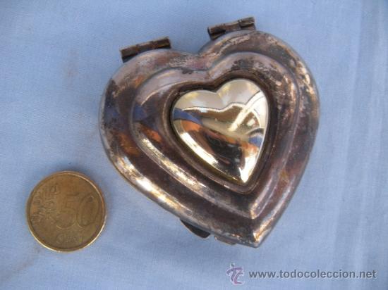Vintage: ESPEJO DE MAQUILLAJE CON FORMA DE CORAZ&Oacute;N. - Foto 1