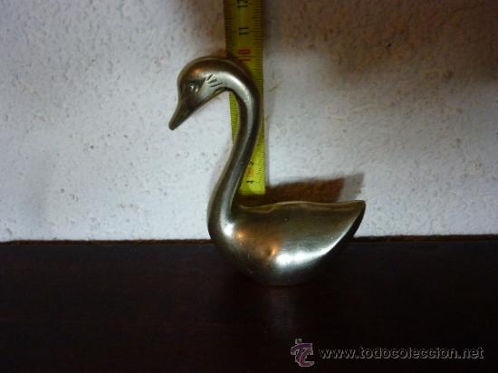 Vintage: Figura de pato en bronce o lat&oacute;n