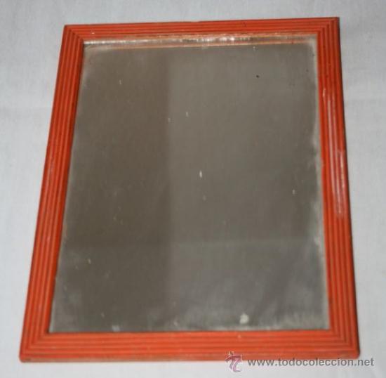 Vintage: ESPEJO ANTIGUO CON MARCO DE MADERA 26,5 X 20,5 CM