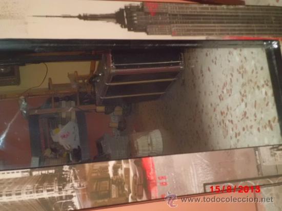 Vintage: ESPEJO DE PIE, CON EL MARCO DE DIFERENTES EDIFICION DE NEW YORK - Foto 4