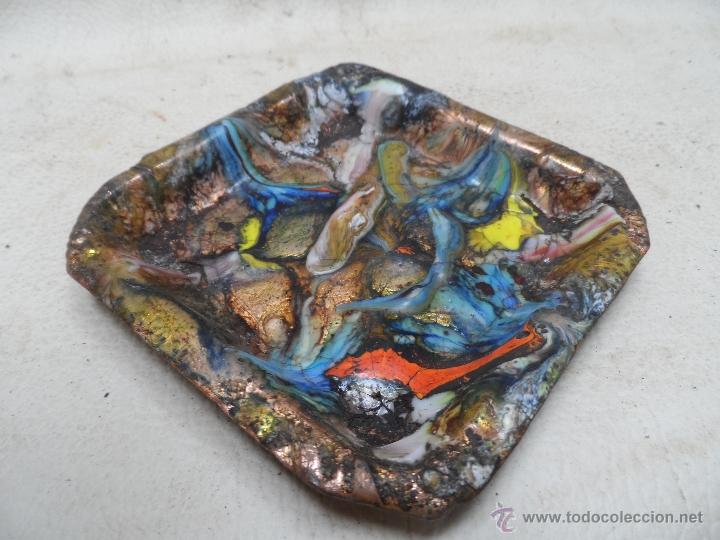 Vintage: DECARACION VINTAGE VACIABOLSILLOS O CENICERO CHAPA ESMALTADA ANTIGUA CON COLORES VIVOS