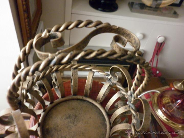 Vintage: CESTA DE FORJA DORADA DE LOS A&Ntilde;OS 60 - Foto 3