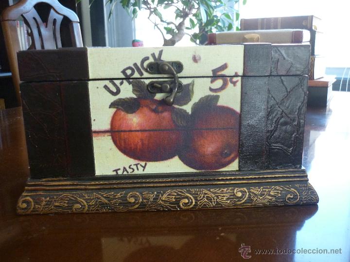 Vintage: CAJA DE MADERA Y CUERO, ORIGEN INGLATERRA CON BONITA DECORACION
