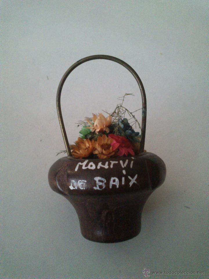 Vintage: Cestita Miniatura de Madera con Asa de Metal y Florecillas. De los a&ntilde;os 70.