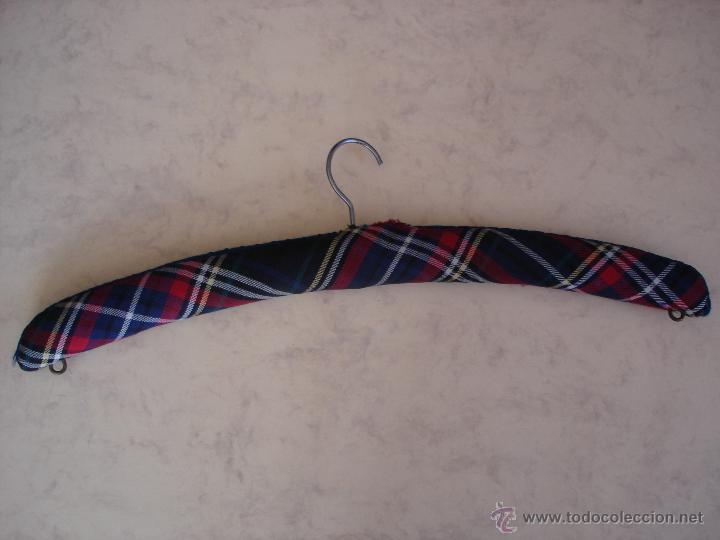 Vintage: PERCHA FORRADA CON TELA - Foto 2