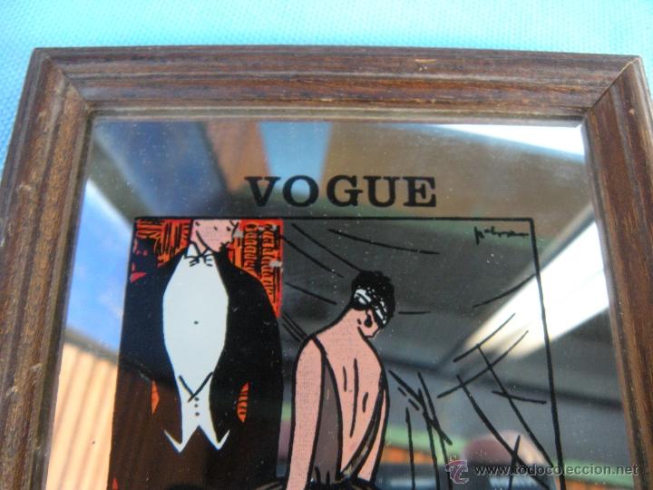 Vintage: PEQUE&Ntilde;O ESPEJO VOGUE. RETRO