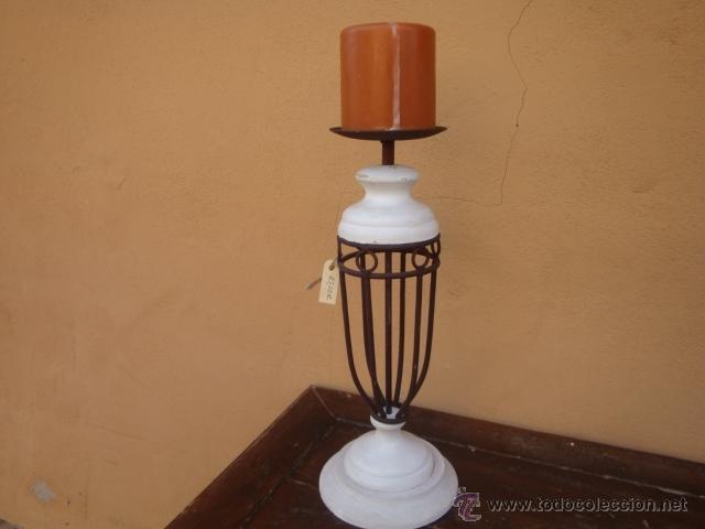 Vintage: Portavela de hierro y madera decapada - Foto 1