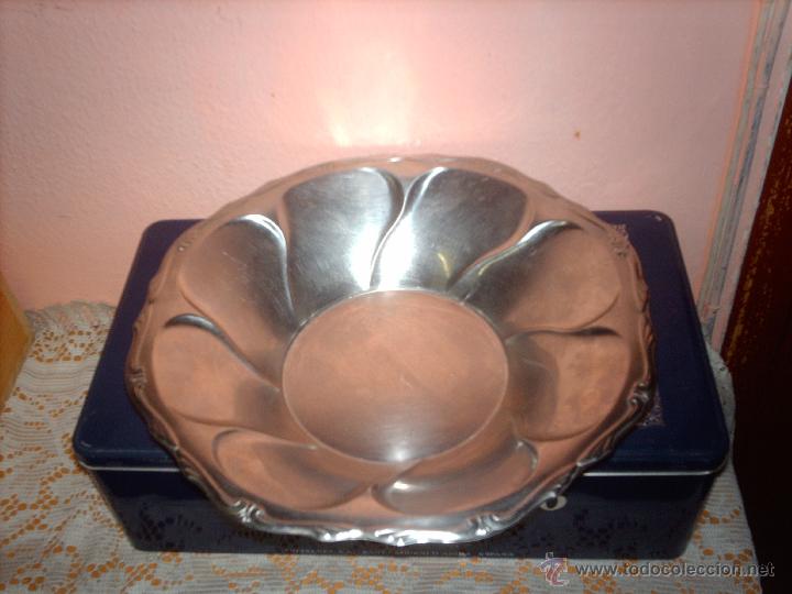 Vintage: ANTIGUO FRUTERO DE LATON PLATEADO MUY BONITO