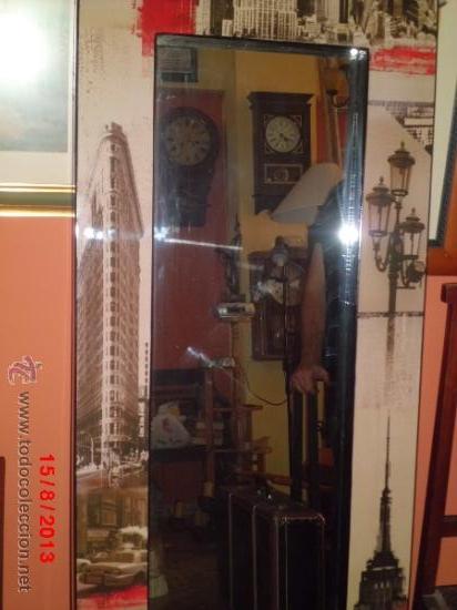 Vintage: ESPEJO DE PIE, CON EL MARCO DE DIFERENTES EDIFICION DE NEW YORK