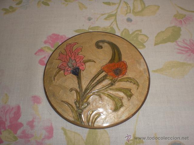 Vintage: TAPA PARA CAJITA DE METAL VINTAGE CON MOTIVO FLORAL MODERNISTA