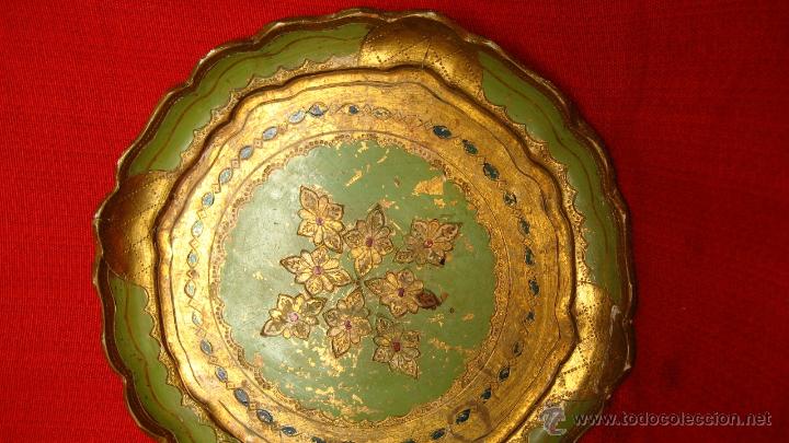 Vintage: PLATO DE MADERA ESTUCADO Y POLICROMADO EN ORO - Foto 2