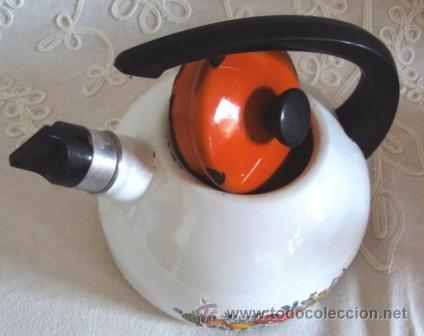Vintage: Tetera retro vintage con peque&ntilde;o golpe art deco ancho 30cm alto 20cm