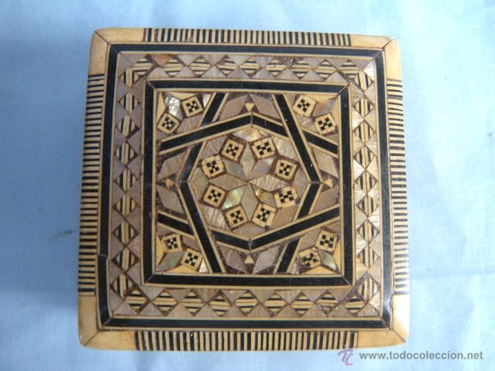 Vintage: CAJA JOYERO CON INCRUSTACIONES