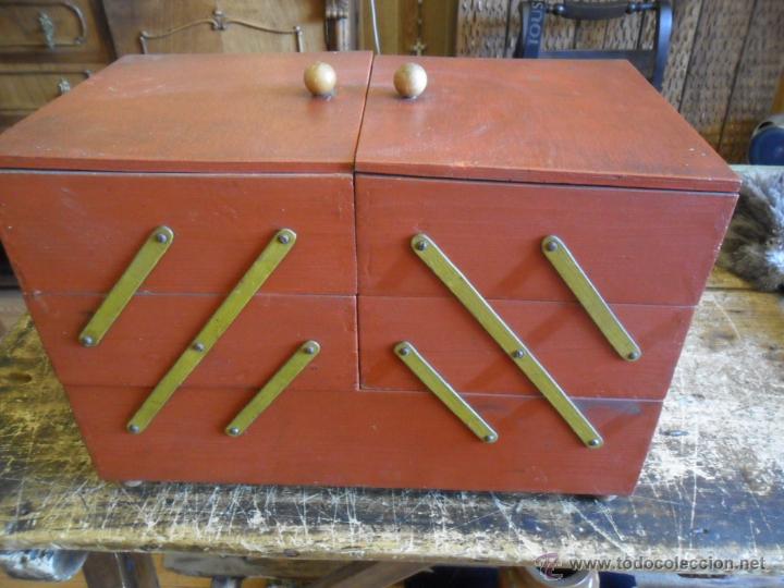 Vintage: COSTURERO DE MADERA CON VARIOS COMPARTIMENTOS ANTIGUO - Foto 2