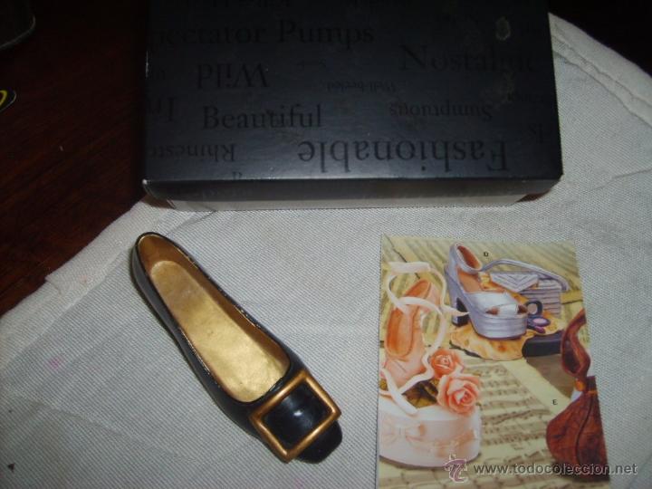 Vintage: JUST THE RIGHT SHOE PATENTLY PERFECT 25046