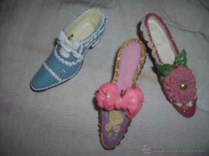 Vintage: TRES ZAPATITOS COLGANTES