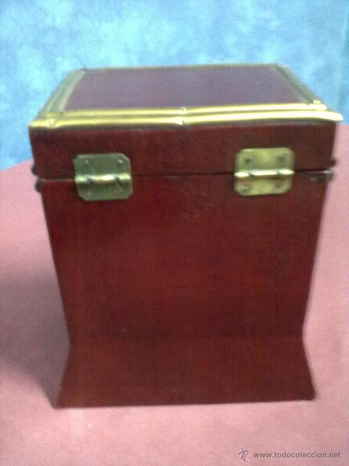 Vintage: CAJA MADERA FORRADA TAPIZADA Y METAL - Foto 3