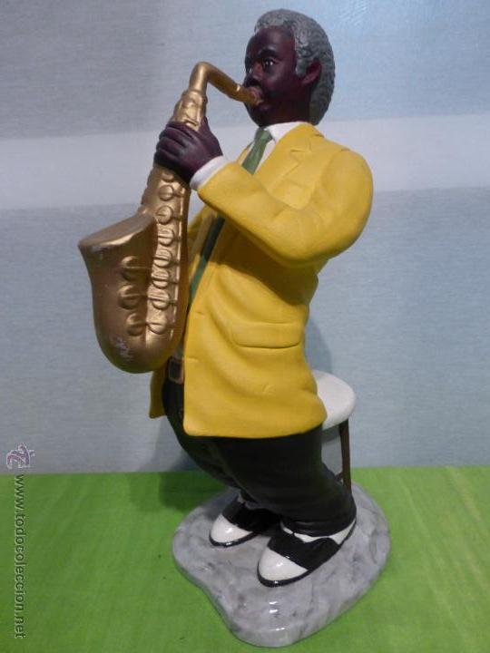 Vintage: FABULOSA FIGURA DE UN NEGRO SAXOFONISTA DE JAZZ AL ESTILO NEW ORLEANS - FABRICADO EN TERRACOTA