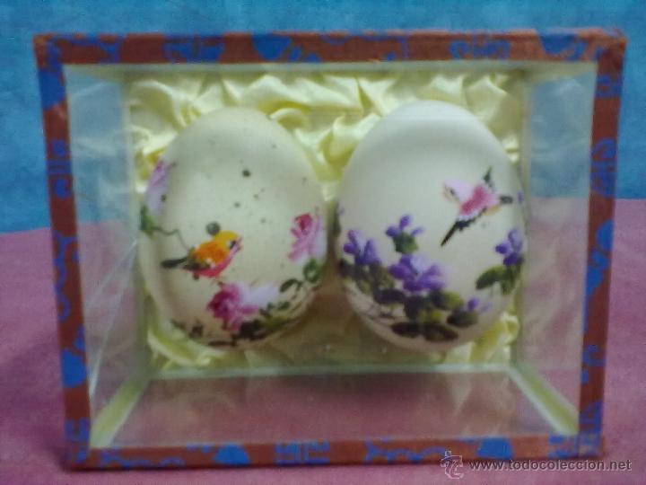 Vintage: LO QUE PARECEN DOS HUEVOS DE AVE PINTADOS A MANO