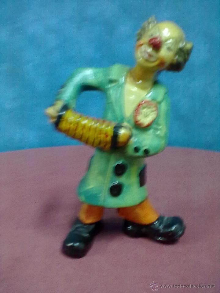 Vintage: ACORDEONISTA FIGURA ESCAYOLA PAYASO CON ACORDEON