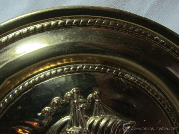 Vintage: Plato de bronce o lat&oacute;n para colgar Barco - Foto 4