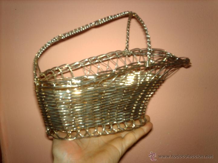 Vintage: ANTIGUA CESTA PORTA BOTELLAS (BOTELLERO) DE METAL TRENZADO A&Ntilde;OS 60