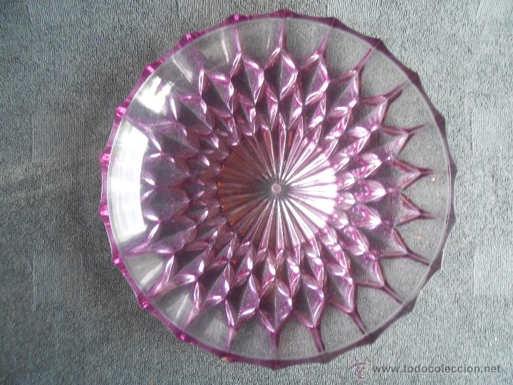 Vintage: FUENTE VINTAGE DE PLASTICO MORADO - Foto 1