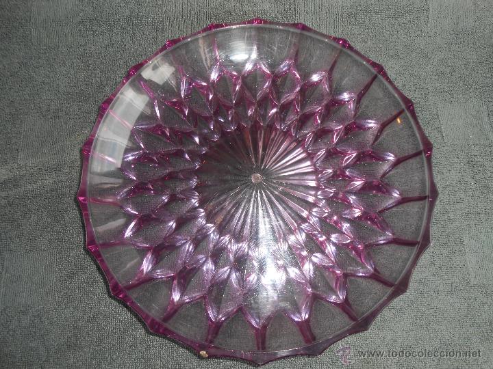 Vintage: FUENTE VINTAGE DE PLASTICO MORADO - Foto 2