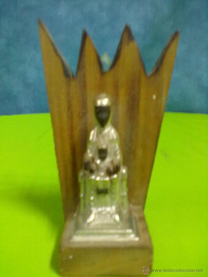Vintage: VIRGEN MONTSERRAT MORENETA PLASTICO SOBRE BASE PINO.