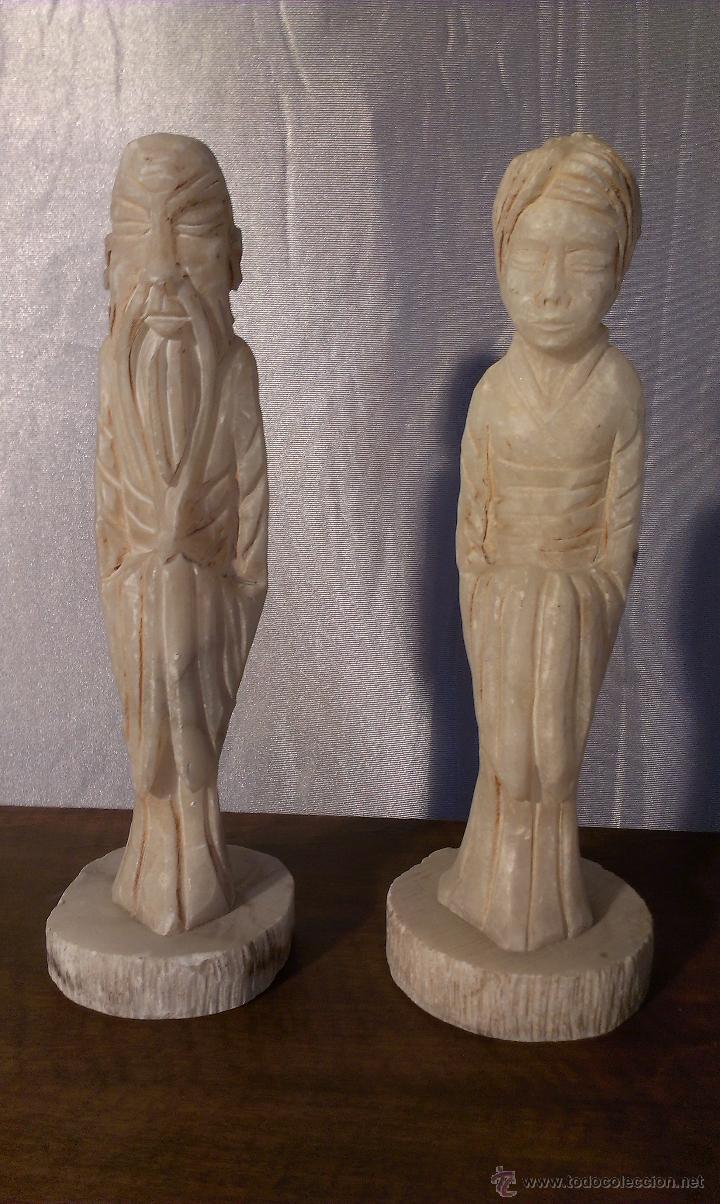 Vintage: PAREJA DE FIGURAS REALIZADAS EN ALABASTRO