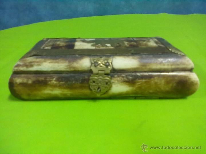 Vintage: CAJA HUESO Y LATON